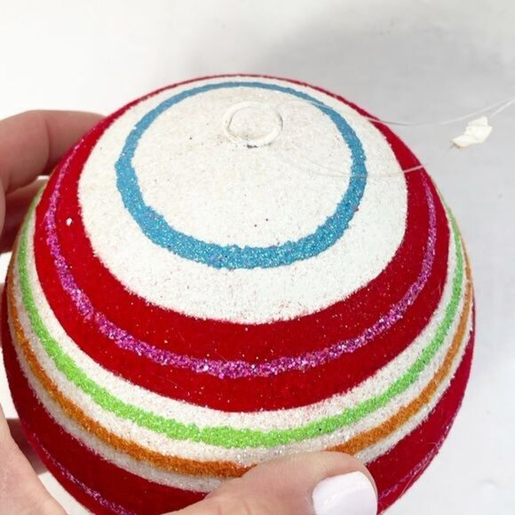 Christmas Ornaments Lot of 6 Lightweight Vintage Inspired Large Diameter - Picture 5 of 6